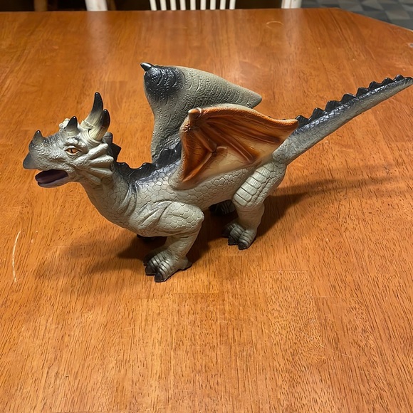 creatology Toys Flying Dragon Toy 2 Inches Long 7 Inches Tall With